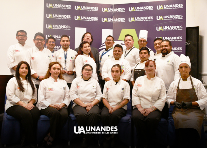 UNANDES agasaja a sus docentes chefs por el Día Internacional del Chef y entrega el primer Gastromentor