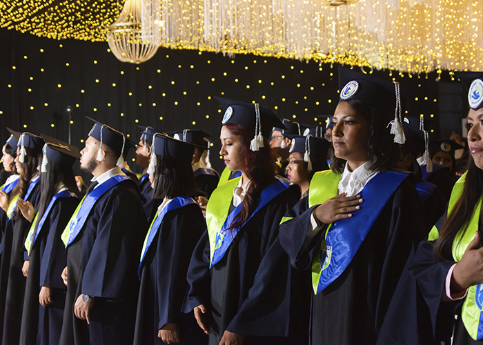 ¡CELEBRANDO EL ÉXITO! GRADUACIÓN EMOTIVA EN LA UNIVERSIDAD DE LOS ANDES